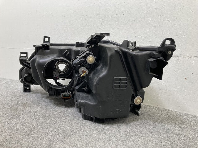 セレナ/ハイウェイスター C27/GFC27/GFNC27/HFC27 純正 前期 右 ヘッドライト/ランプ LED レベライザー 刻印Z KOITO 100-23721(146308)