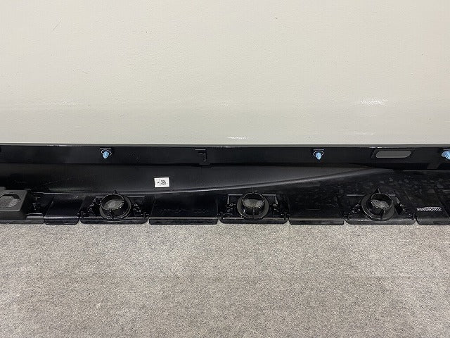 プリウス 60系/ZVW60/ZVW65/MXWH60/MXWH65/MXWH61 純正 左 サイドステップ/サイドスカート 75860-47040 アティチュードブラック(146322)