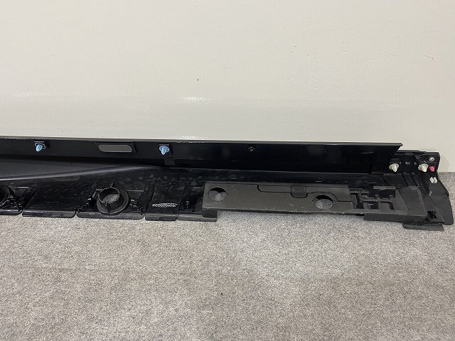プリウス 60系/ZVW60/ZVW65/MXWH60/MXWH65/MXWH61 純正 左 サイドステップ/サイドスカート 75860-47040 アティチュードブラック(146322)