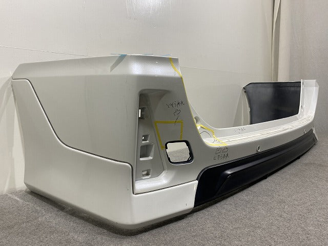 ヴォクシー/ノア 80系/ZRR80/ZRR85/ZWR80 純正 リア バンパー スポイラー付 52705-ZR860/70 ホワイトパールクリスタルシャイン(146324)