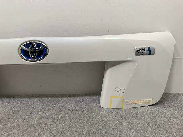プリウス 50系/ZVW50/ZVW51/ZVW55 純正 前期 リア ガーニッシュ バックドアガーニッシュ 76801-47110/76811-47120(146336)