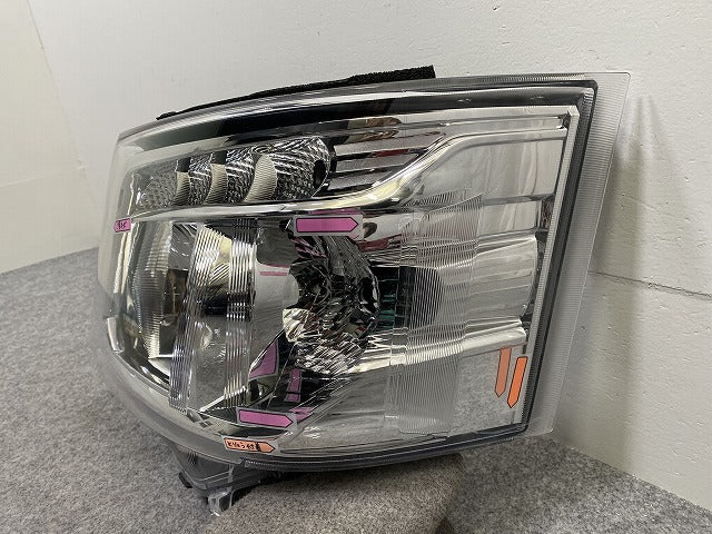 キャラバン NV350 E26 純正 後期 左 ヘッドライト/ランプ ハロゲン レベライザー 刻印A ICHIKOH 1946 26075-5YE5B 日産(146337)