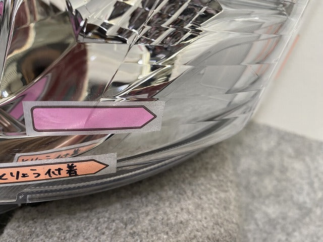 キャラバン NV350 E26 純正 後期 左 ヘッドライト/ランプ ハロゲン レベライザー 刻印A ICHIKOH 1946 26075-5YE5B 日産(146337)