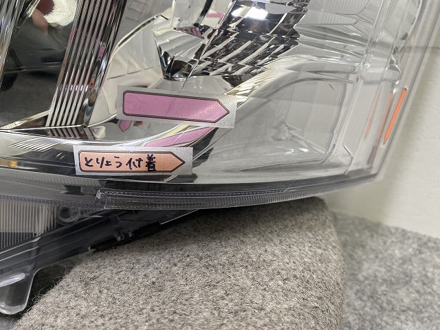 キャラバン NV350 E26 純正 後期 左 ヘッドライト/ランプ ハロゲン レベライザー 刻印A ICHIKOH 1946 26075-5YE5B 日産(146337)