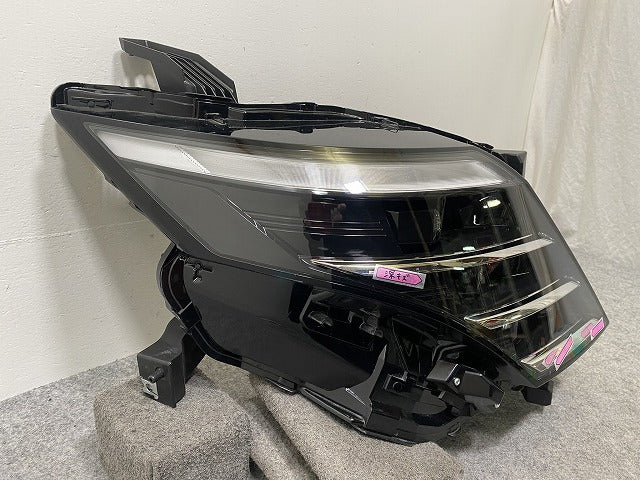 セレナ C28/NC28/FC28/FNC28 e-POWER/GC28/GFC28 純正 右 ヘッドライト/ランプ LED レベライザー 刻印E KOITO 100-2379Y 日産(146339)
