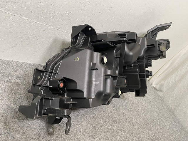 セレナ C28/NC28/FC28/FNC28 e-POWER/GC28/GFC28 純正 右 ヘッドライト/ランプ LED レベライザー 刻印E KOITO 100-2379Y 日産(146339)