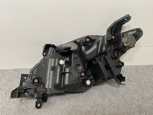 セレナ C28/NC28/FC28/FNC28 e-POWER/GC28/GFC28 純正 右 ヘッドライト/ランプ LED レベライザー 刻印E KOITO 100-2379Y 日産(146339)