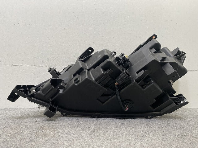 セレナ C27 e-POWER/HC27/HFC27 オーテック/GC27/GNC27 純正 後期 右 ヘッドライト/ランプ LED レベライザー 刻印B 100-23784 日産(146347)