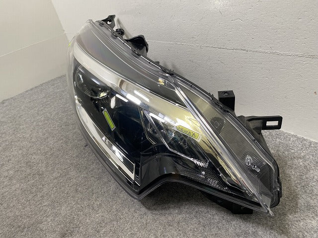 ノート/NOTE E12/NE12 e-POWER/HE12/SNE12 純正 後期 右 ヘッドライト/ランプ ハロゲン レベライザー 刻印B ICHIKOH 1933 日産(146348)