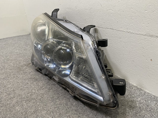 サイ/SAI AZK10 純正 右 ヘッドライト/ランプ LED レベライザー 刻印73 KOITO 75-6 トヨタ(146349)