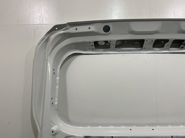 ヴォクシー/ノア 90系/ZWR90W/ZWR95W/MZRA90W/MZRA95W 純正 リアゲート/バックドア/リアハッチ ホワイトパールクリスタルシャイン(146354)