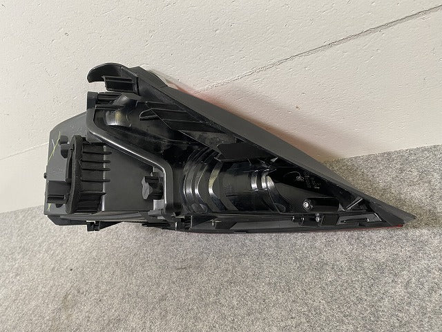 ザ・ビートル 16系/16CBZ 純正 右 テールランプ/ライト/レンズ LED 5C5.945.096.H/5C5945096H フォルクスワーゲン(146357)