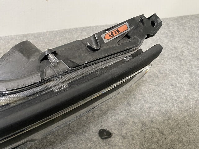 エスティマ アエラス 50系/4型/最終型/ACR50W/ACR55W/GSR50W/GSR55W 純正 後期 右 ヘッドライト レベライザーLED 刻印80 28-236(146361)