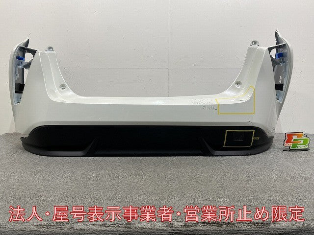 プリウス 50系/ZVW50/ZVW51/ZVW55 純正 前期 リア バンパー スポイラー付 52159-47913 ホワイトパールクリスタルシャイン 070(146363)