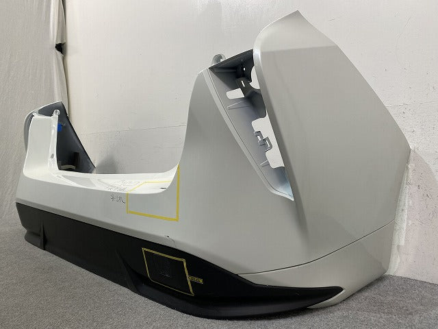 プリウス 50系/ZVW50/ZVW51/ZVW55 純正 前期 リア バンパー スポイラー付 52159-47913 ホワイトパールクリスタルシャイン 070(146363)