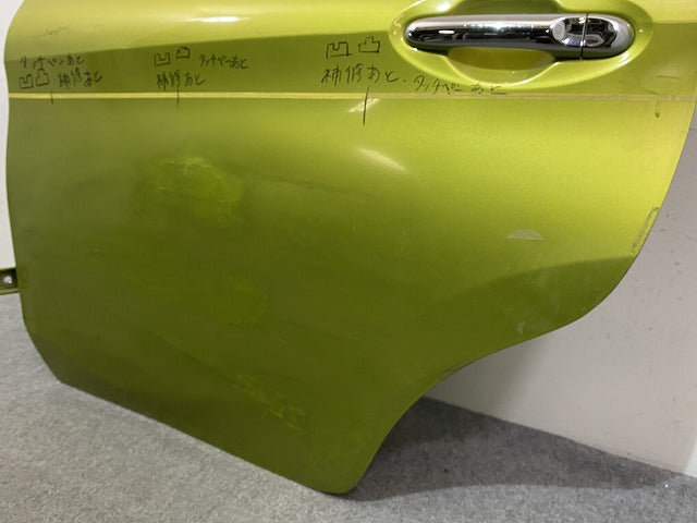 ノート/NOTE E12/NE12 e-POWER/HE12/SNE12 純正 左 リア ドア 内張りガラス付 オリーブグリーン EBA 日産(146365)