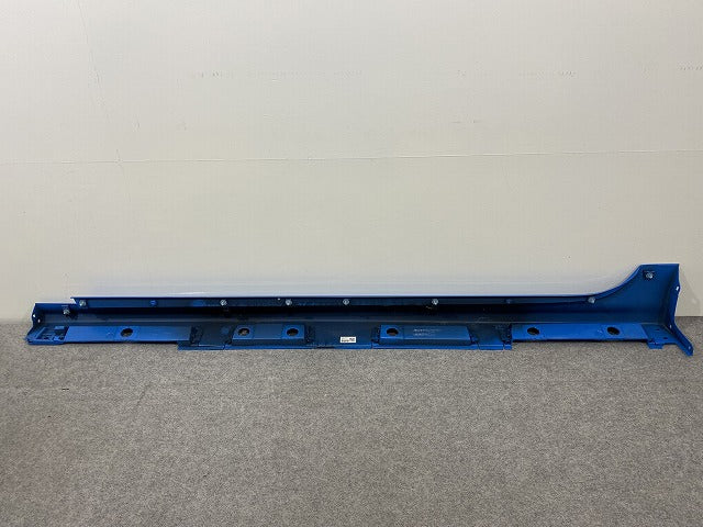 ヤリス KSP210/MXPA10/MXPA15/MXPH10/15/14/17 純正 右 サイドステップ/サイドスカート 75850-K0050 シアンメタリック(146368)