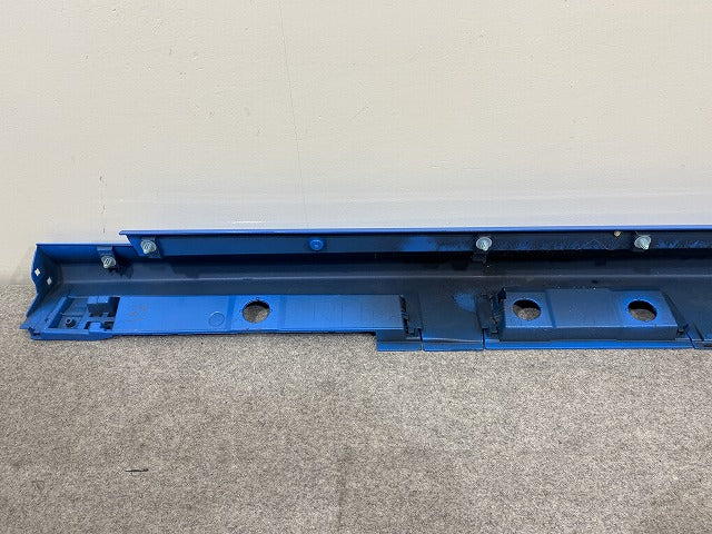 ヤリス KSP210/MXPA10/MXPA15/MXPH10/15/14/17 純正 右 サイドステップ/サイドスカート 75850-K0050 シアンメタリック(146368)