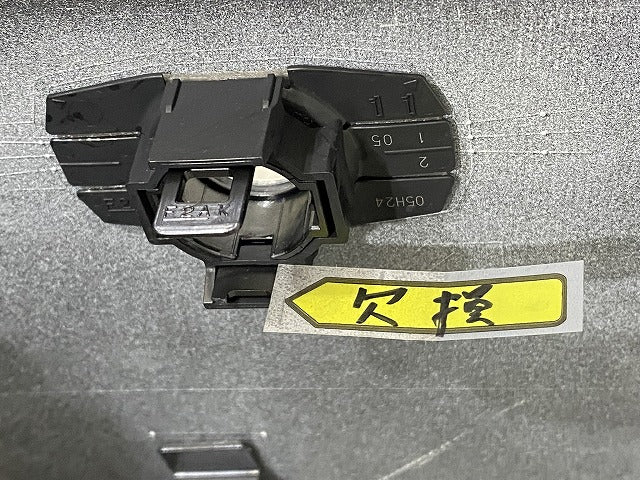 ヴォクシー/ノア 90系/ZWR90W/ZWR95W/MZRA90W/MZRA95W 純正 リア バンパー 52159-V1050/60 ホワイトパールクリスタルシャイン 070(146385)