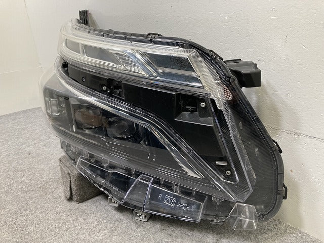 ジャンク!ヴォクシー VOXY 80系/ZRR80W/ZRR85W ZRR80G/ZRR85G 純正 後期 右 ヘッドライト/ランプ LED レベライザー 刻印K 28-240(146387)