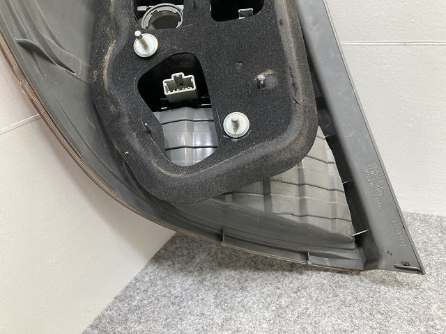 フィット RS GE8/GE9 純正 右 テールランプ/ライト/レンズ LED スタンレー STANLEY P9882 ホンダ(146392)