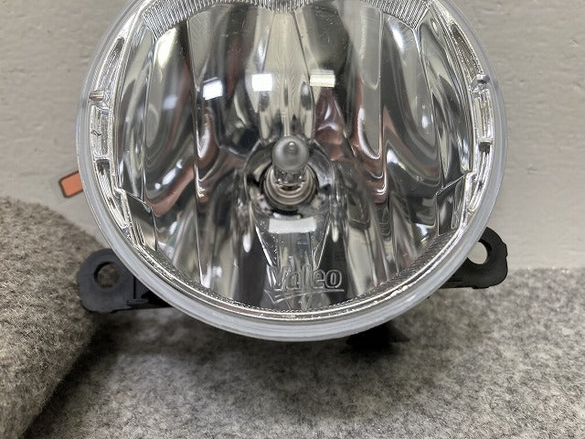 ジムニー/ジムニーシエラ JB64W/JB74W 純正 フォグランプ/フォグライト ハロゲン VALEO 90054229 スズキ(146395)