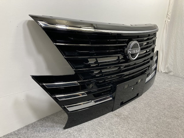 セレナ/ハイウェイスター C28/FC28/FNC28 e-POWER/GFC28 純正 フロント グリル/ラジエーターグリル カメラ穴付 62310 7DF0A(146409)