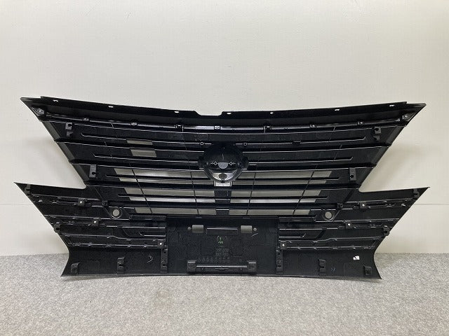 セレナ/ハイウェイスター C28/FC28/FNC28 e-POWER/GFC28 純正 フロント グリル/ラジエーターグリル カメラ穴付 62310 7DF0A(146409)