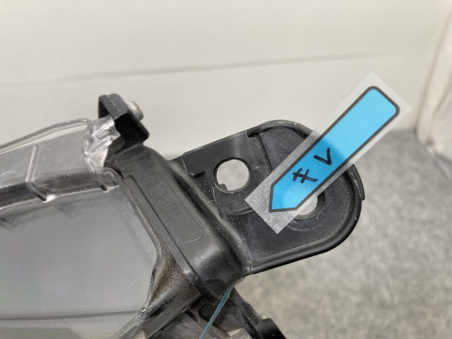 プリウス 50系/ZVW50/ZVW51/ZVW55 純正 前期 左 ヘッドライト/ランプ レベライザーLED 刻印C3 KOITO 47-75 トヨタ(146411)