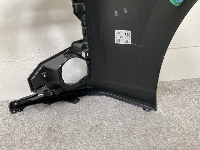 ノア NOAH 90系/MZRA90W/MZRA95W/ZWR90W/ZWR95W 純正 フロントバンパー 右 コーナーパネル 52112-V1040/50 アティチュードブラック(146439)