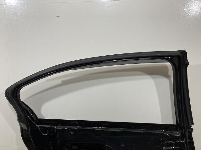 スカイライン/SKYLINE V37/YV37/HV37/HNV37/ZV37 純正 左 リア ドア バイザー付 ガーネットブラック GAC 日産(146449)