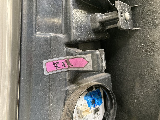 セレナ/ハイウェイスター C27/GFC27/GFNC27 e-POWER/HFC27 純正 後期 右 テールランプ/ライト/レンズ LED KOITO 220-23786 日産(146480)
