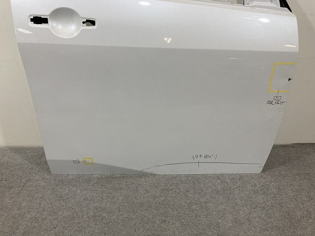 セレナ C28/NC28/FC28/FNC28 e-POWER/GC28/GFC28 純正 右 フロント ドア バイザー付 プリズムホワイト QBE 日産(146483)