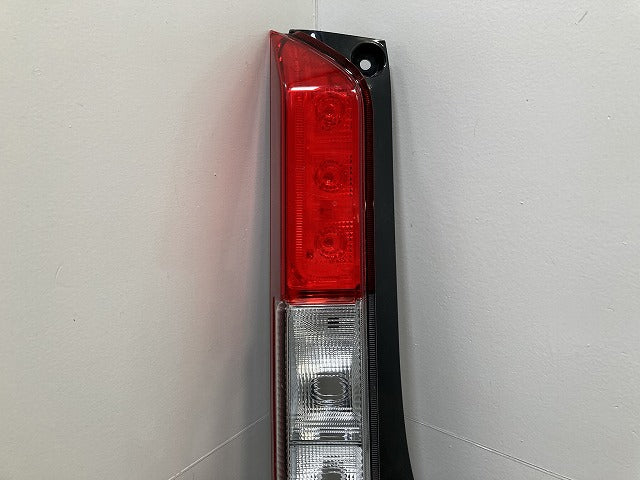 N-VAN/NVAN/Nバン JJ1/JJ2 純正 左 テールランプ/ライト/レンズ LED 刻印E KOITO 220-6228L 素地 ホンダ(146488)