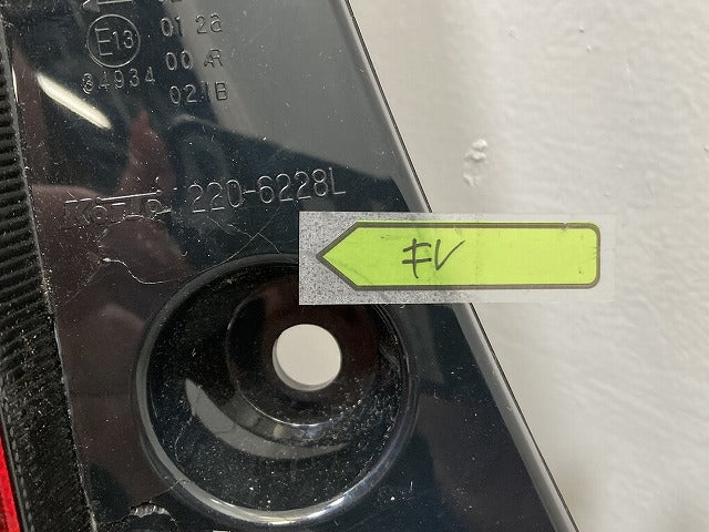 N-VAN/NVAN/Nバン JJ1/JJ2 純正 左 テールランプ/ライト/レンズ LED 刻印E KOITO 220-6228L 素地 ホンダ(146488)