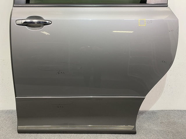 ヴォクシー/ノア 70系/ZRR70G/ZRR75G/ZRR70W/ZRR75W 純正 左 スライドドア 内張りバイザーガラスサイドパネル付 グレーメタリック(146491)