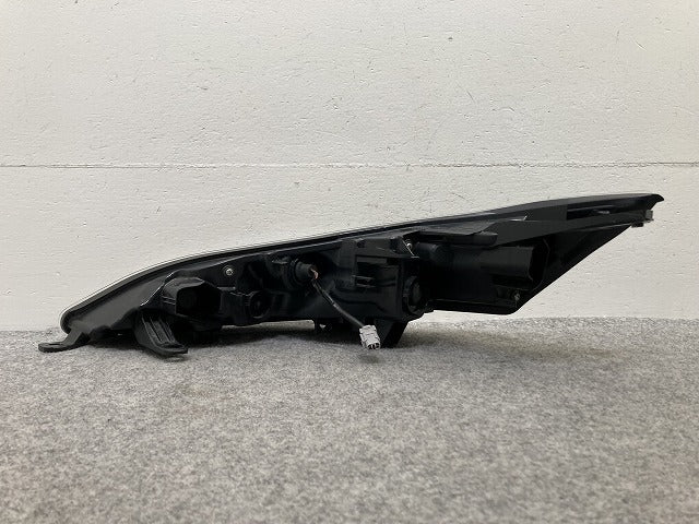 セレナ/ハイウェイスター C27/GFC27/GFNC27 e-POWER/HFC27 純正 前期 右 ウィンカー LED KOITO 212-23719 日産(146494)