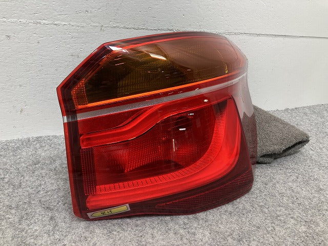 X1 F48 純正 右 テールランプ/ライト/レンズ ハロゲン OLSA 7488546-02 BMW(146536)