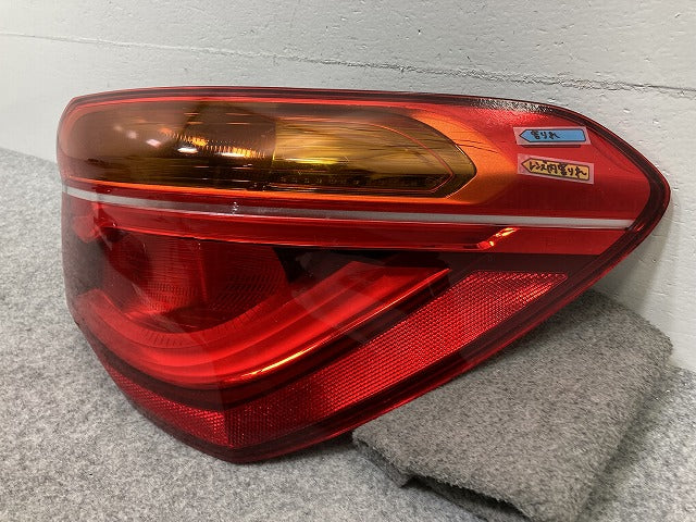 X1 F48 純正 右 テールランプ/ライト/レンズ ハロゲン OLSA 7488546-02 BMW(146536)