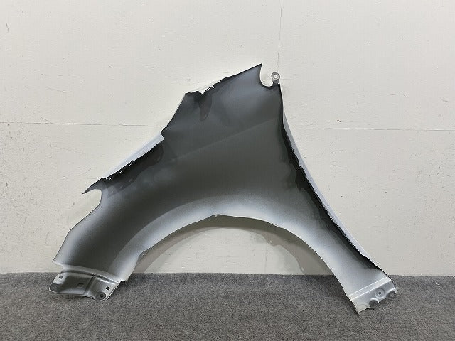ヤリス KSP210/MXPA10/MXPA15/MXPH10/MXPH15 MXPH14/MXPH17 純正 右 フロント フェンダー プラチナホワイトパールマイカ(146539)