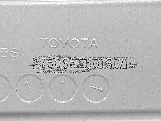 ランドクルーザー/ランクル FJA300W/VJA300W 純正 リア ルーフスポイラー/ウイング 76085-60130/1 ホワイトパール(146568)