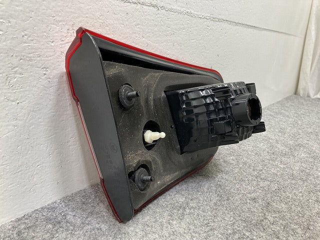インプレッサ GT/GT2/GT3/GT6/GT7 純正 右 テールランプ/ライト/レンズ ハロゲン MOBIS FBM924-36 84912FL061 スバル(146574)
