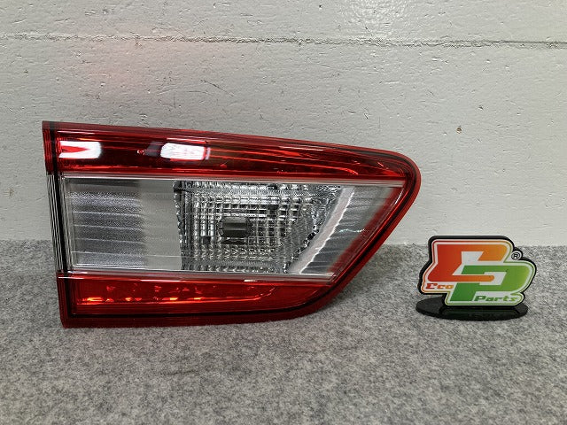 インプレッサ GT/GT2/GT3/GT6/GT7 純正 左 テールランプ/ライト/レンズ ハロゲン MOBIS FBM924-35 84912FL071 スバル(146575)