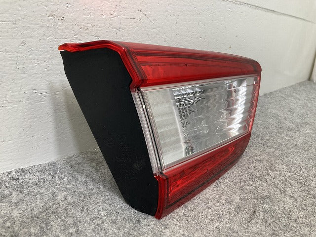 インプレッサ GT/GT2/GT3/GT6/GT7 純正 左 テールランプ/ライト/レンズ ハロゲン MOBIS FBM924-35 84912FL071 スバル(146575)