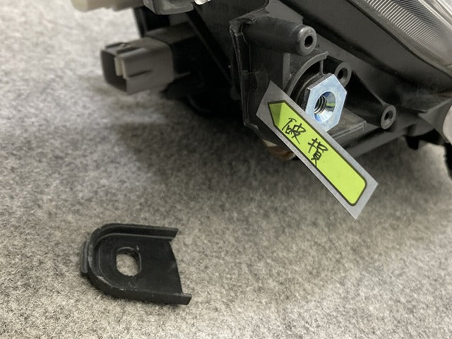 カローラ スポーツ 210系/NRE210H/NRE214H/ZWE211H/ZWE213H/ZWE219H/MZEA12H 純正 右 ヘッドライト/ランプ LED 刻印B 12-614(146577)