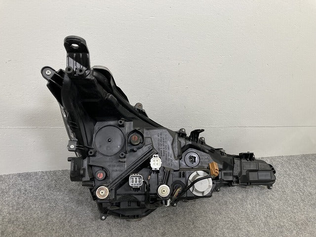カローラ スポーツ 210系/NRE210H/NRE214H/ZWE211H/ZWE213H/ZWE219H/MZEA12H 純正 左 ヘッドライト/ランプ レベライザーLED 刻印B(146584)