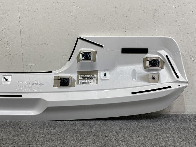 新車取り外し!ランドクルーザー/ランクル FJA300W/VJA300W 純正 リア スポイラー リア ウィング 76085-60130/1プレシャスホワイト(146618)