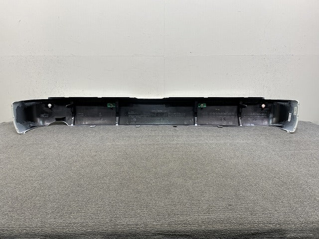 ハイエース 200系/ワイド 純正 リア バンパー ソナー付 52159-26340 ホワイトパールクリスタルシャイン 070 トヨタ(146621)