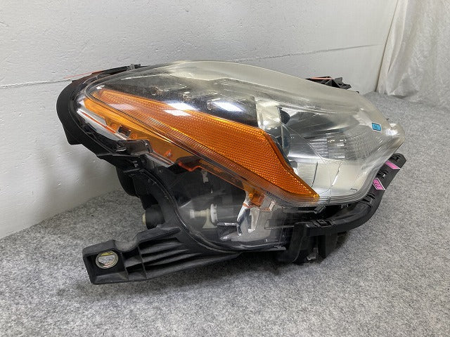 クワトロポルテ MQP 純正 右 ヘッドライト/ランプ AFS付 バラストキセノン HID VALEO 670001625 マセラティ(146622)