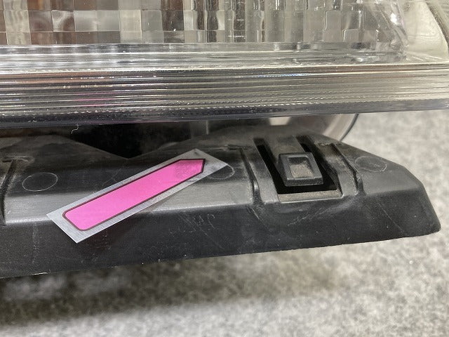 クワトロポルテ MQP 純正 右 ヘッドライト/ランプ AFS付 バラストキセノン HID VALEO 670001625 マセラティ(146622)
